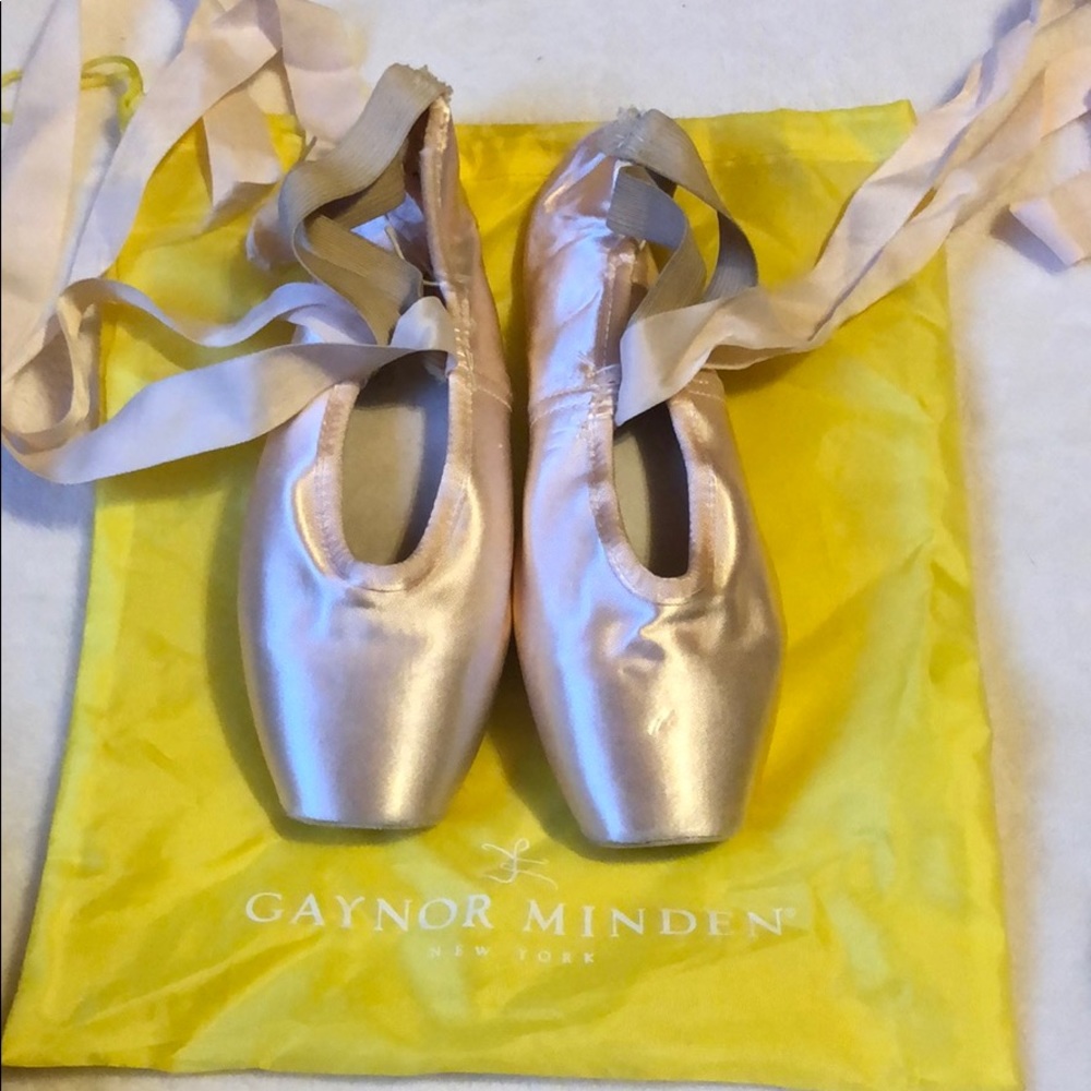 Gaynor Minden pointe shoes, size 10M